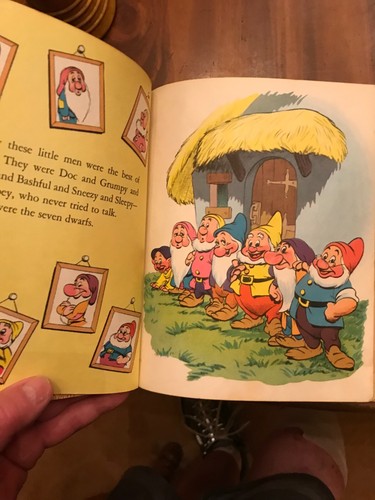 Seven Dwarfs Find A House, A Little Golden Book,1952(Walt Disney) - Picture 3 of 5