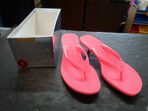 sigerson morrison kitten heel flip flop