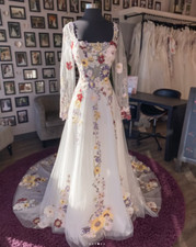 Colorful 3D Flower Wedding Dresses Long Sleeves Court Train A Line Bridal Gown