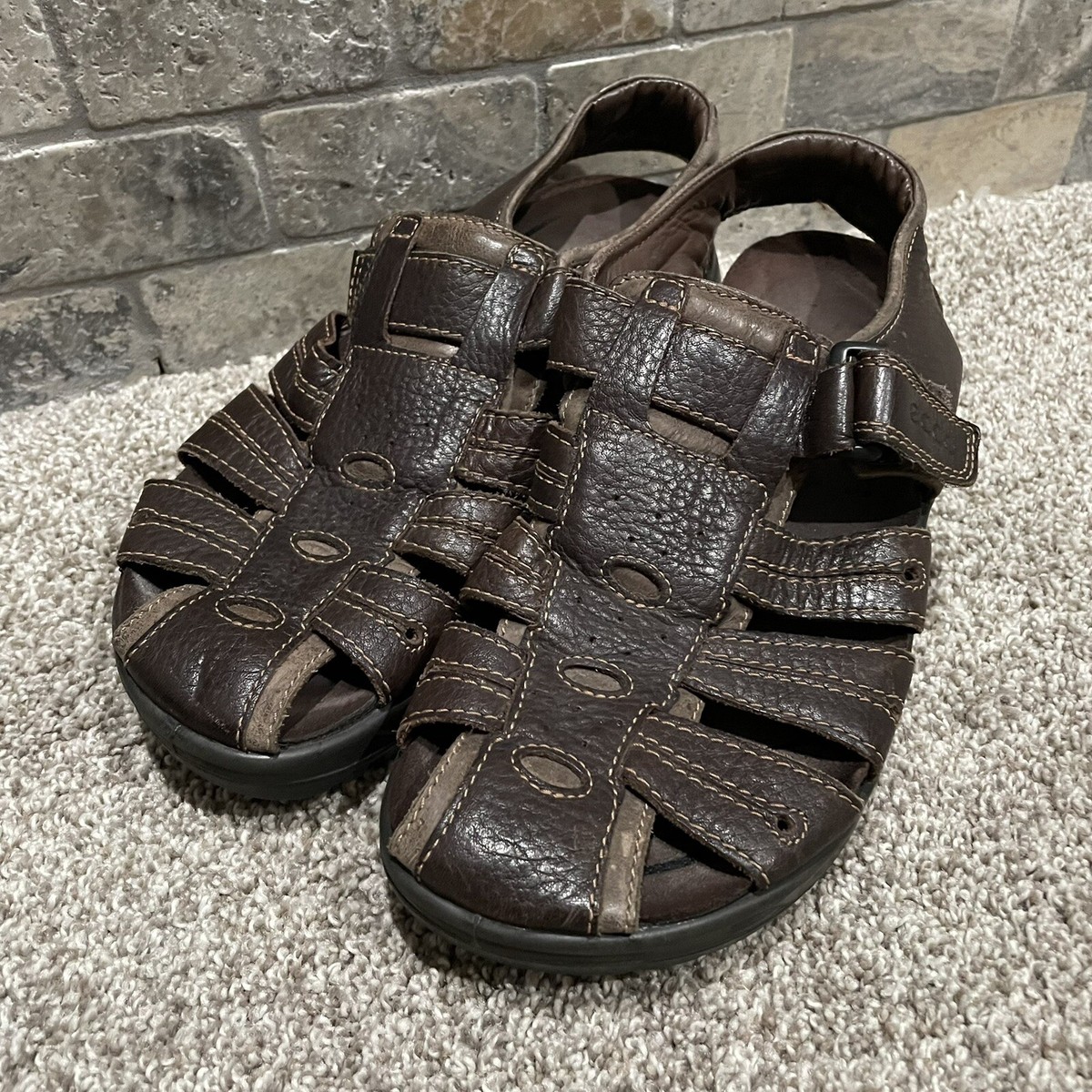 Ecco closed toe athletic sandal Mens Size 40