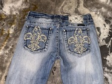 Miss Me Women's Blue Light Wash Denim Capri Jeans Slim Fit Embroidered Studded