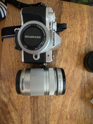 Olympus OM-D Mirrorless Camera Kit   2 Olympus Lenses   Original Bag Excellent