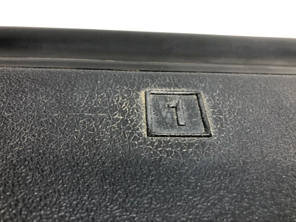 2007 Chevrolet Avalanche Escalade EXT Three Piece Removable Hard Tonneau Cover - Image 4 of 4