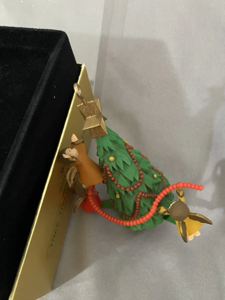 Angels in Tree Twirl About Tree Trimmer Sello Adorno De Colección Navidad 1978 Caja Foto 4 de 4