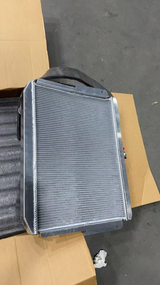 Radiador de aluminio para Dodge Coronet Chrysler New Yorker Mopar 1973-1979 7,2 440 Foto 2 de 4