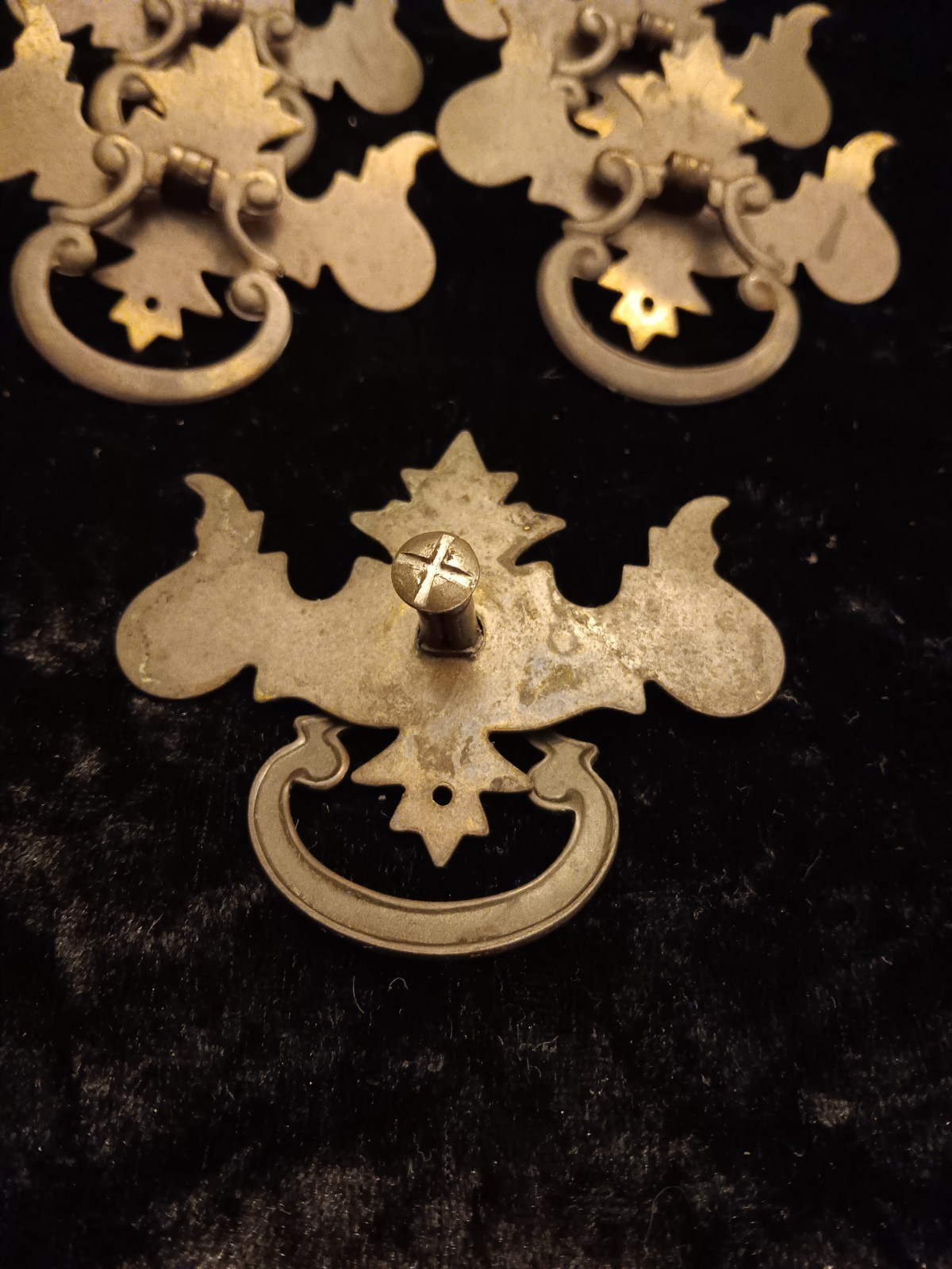 Vtg 7 Small Thin Single Screw Reclaimed Gold Metal Batwing-style Handles Pulls