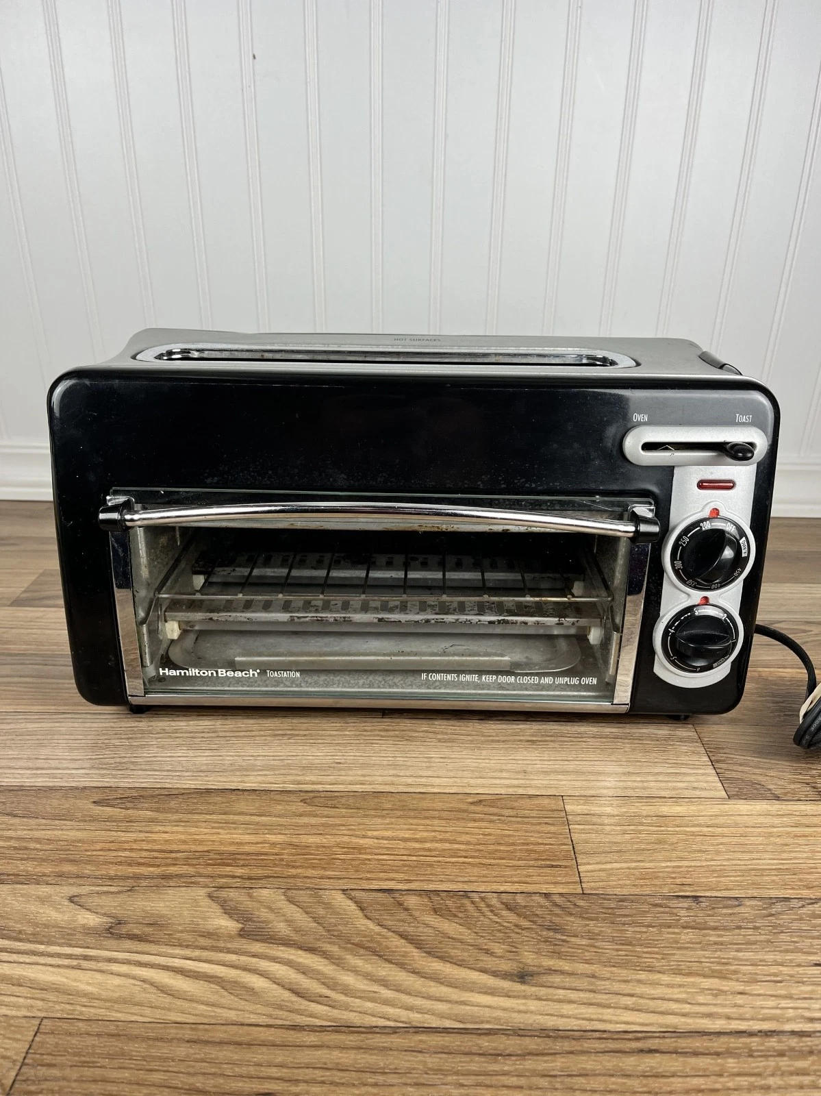 Hamilton Beach Toastation Compact 2-in-1 Two Slice Toaster & Oven Model 22708 Bl
Opens in a new wind