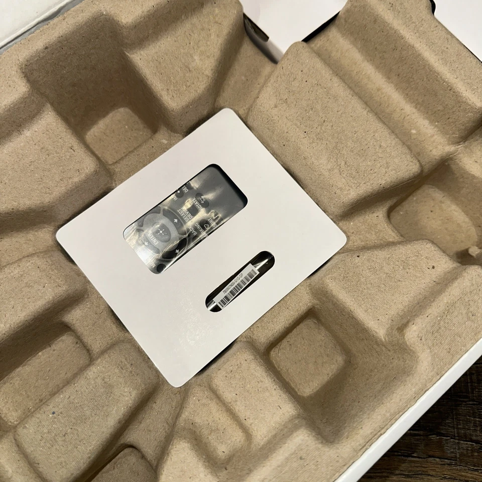 Sony S-Frame DPF-D95 9” Photo Video LCD Picture Frame w/ Remote - Image 4 of 4