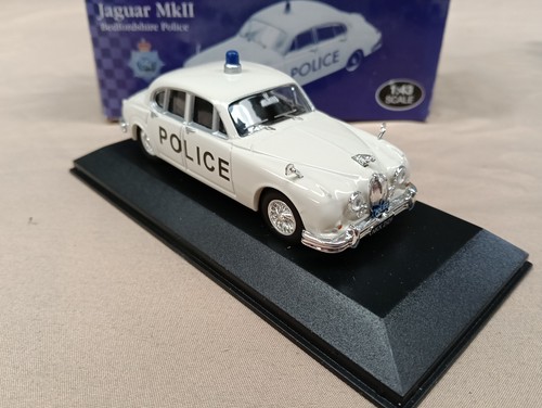 Atlas Editions Best of British Police Cars Mk2 Jaguar Bedfordshire Police 1:43 - Picture 3 of 7