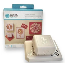 Martha Stewart PETALS Crafts Cut & Fold Punch Dimensional 3D Look 42-95004