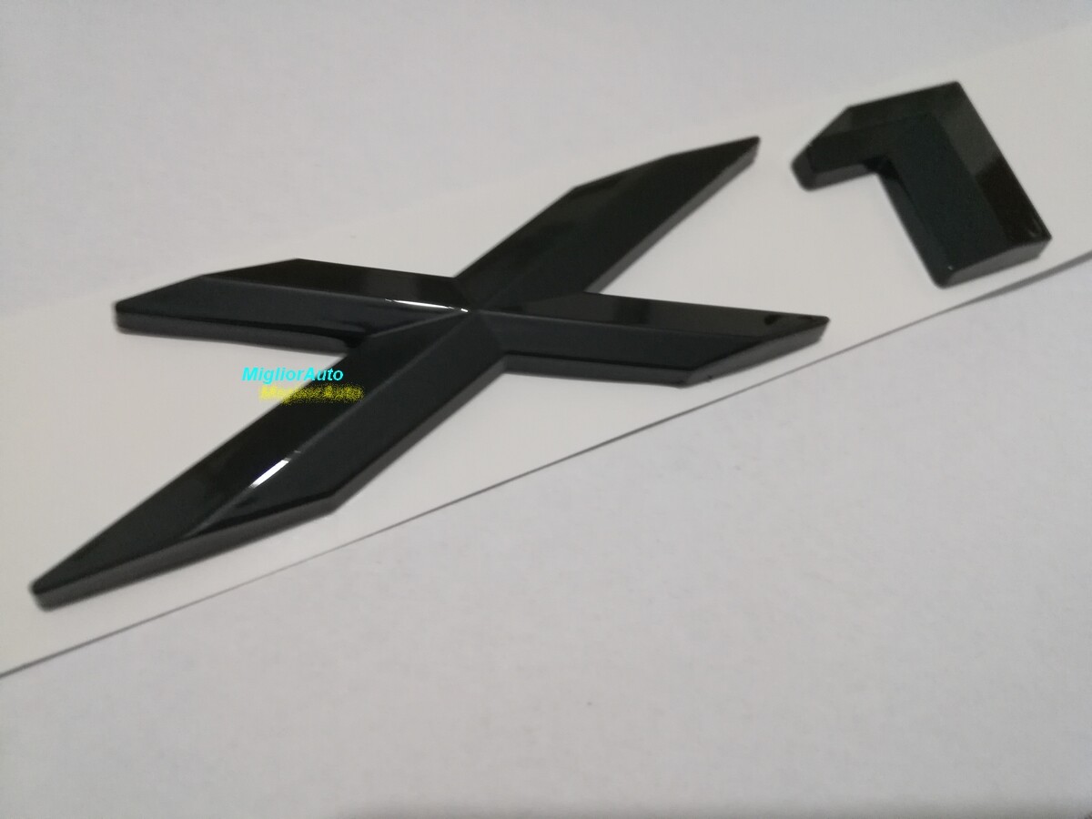 STEMMA TARGHETTA SCRITTA LOGO FREGIO BAULE POSTERIORE BMW X1