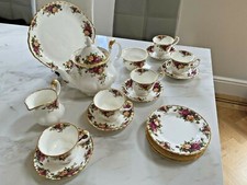 Image of ROYAL ALBERT OLD COUNTRY ROSES TEA SET 20 PIECES RRP £478.00 COLLECTION ONLY