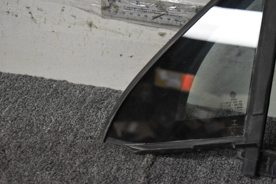 VOLKSWAGEN CUARTO PANEL VIDRIO FÁBRICA OEM Foto 2 de 4