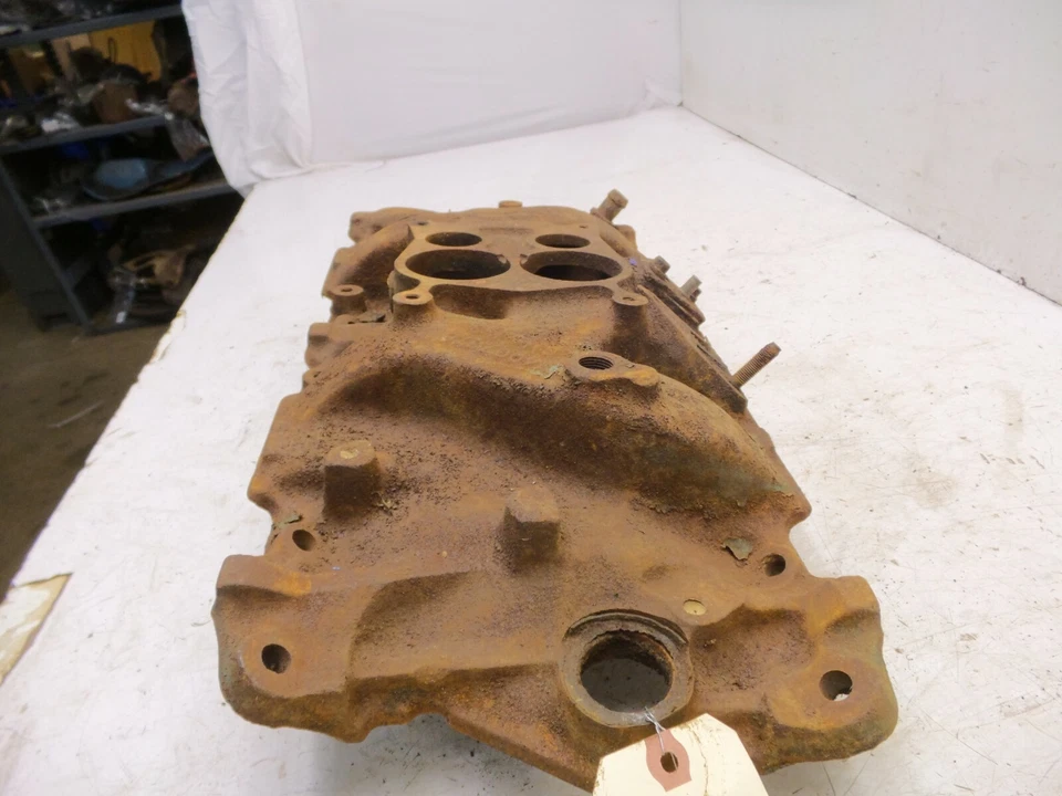 78-79 CHEVROLET CAMARO CORVETTE INTAKE MANIFOLD # 4007876 rusty - Image 3 of 4