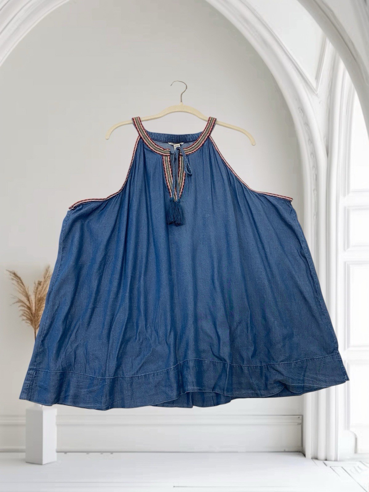 Cato Denim Embroidered Halter Tie Neck Top Size 26/28W Distressed Boho Chic