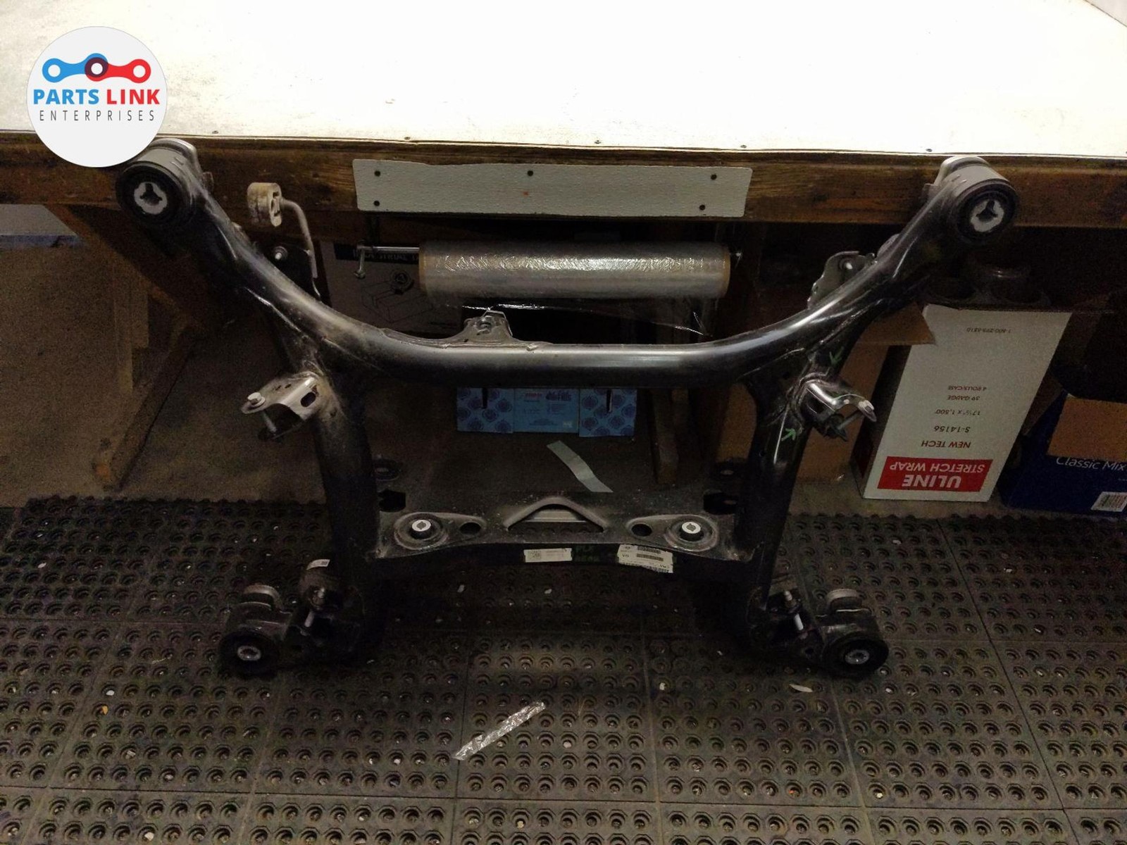 2016-20 BENTLEY BENTAYGA REAR CRADLE SUBFRAME CROSSMEMBER SUSPENSION CRADLE 3K