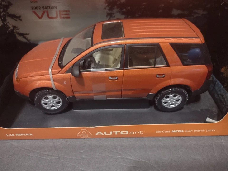 Auto Art Saturn Vue 2002 Die Cast Car Dealer Promo Replica 1:18 Metallic Orange - Image 4 of 4