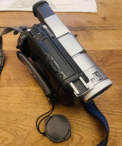 Sony DCR-TR7000E PAL Digital 8 (Hi8, Video8 kompatibel) Handycam Camcorder "TOP"