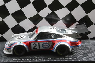 EBBRO 1:43 SCALE MARTINI PORSCHE 911 RSR TURBO LE MANS 1974 DIE