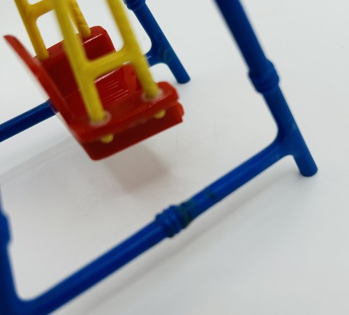 Lote de muebles de juguete vintage para casa de muñecas Renwal & Acme - piezas de patio de recreo y cercas - Imagen 23 de 23