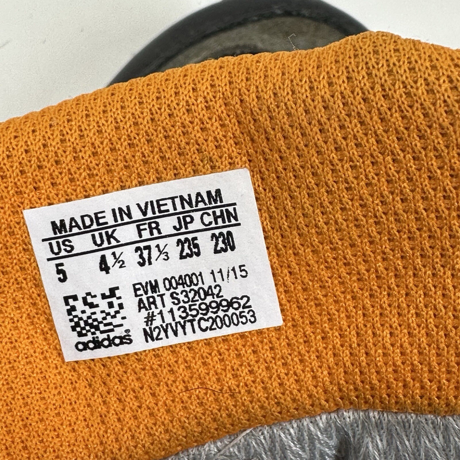 Adidas Hiking Boots Traxion Climaproof Mens Size 5 thumbnail 9