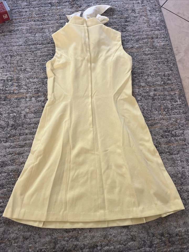 Vestido vintage años 60 JSE California bufanda a lunares amarillo mantequilla línea A con cremallera Foto 4 de 4
