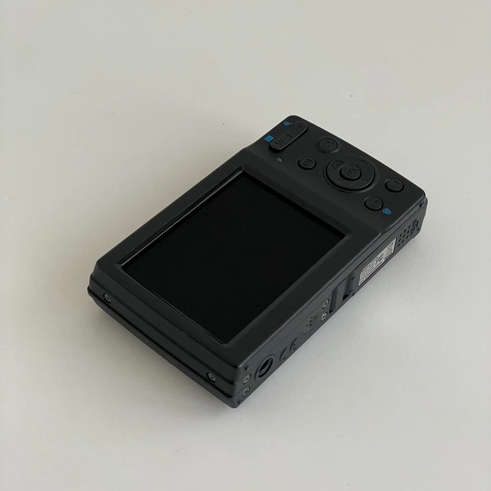 Cámara digital compacta PRAKTICA Luxmedia Z250 20 MP + tarjeta SD de 32 GB Foto 3 de 4