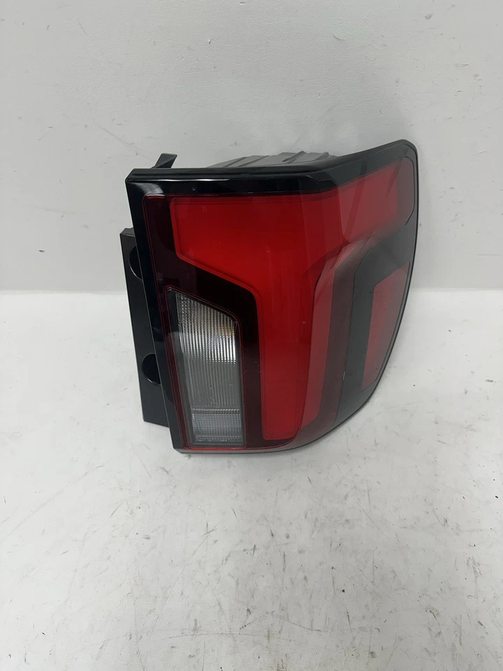 Luz trasera exterior derecha pasajero Honda Passport 2026 LED completa OEM Foto 2 de 4