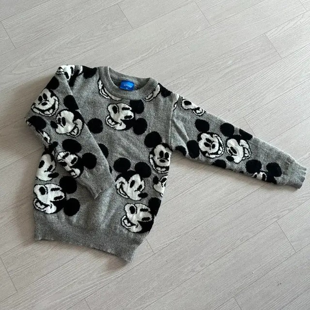 Disney Kids T-shirt Size S Authentic 90-100