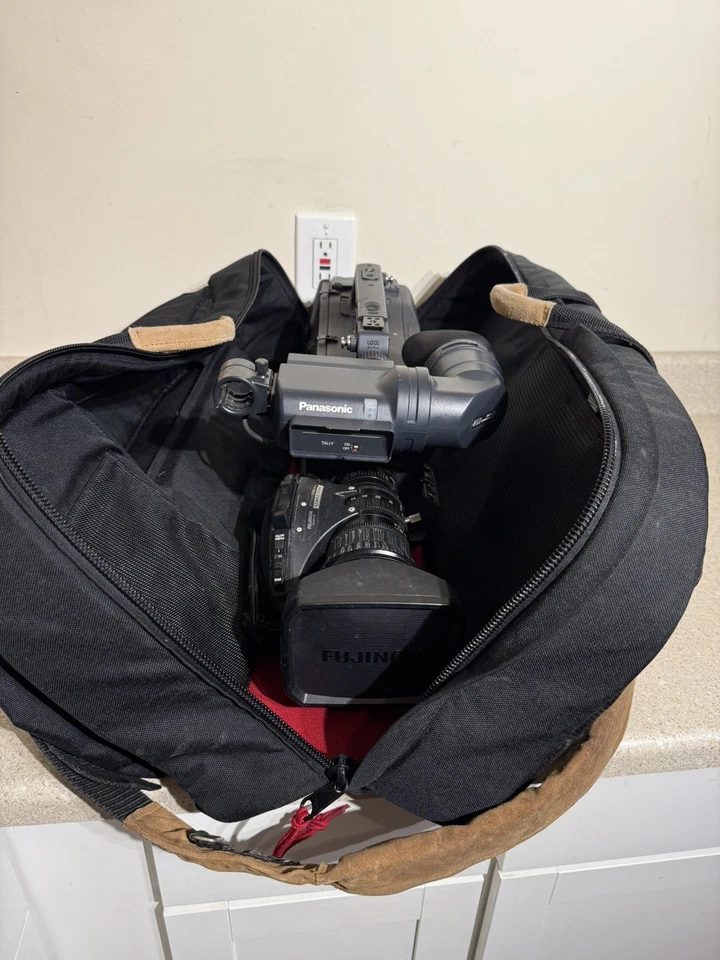 Panasonic AG-HPX300P  Pro Camcorder + Fujinon Lens. WORKING CONDITION.  - Image 2 of 4