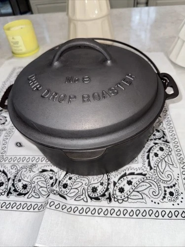 Vintage Wagner  No 8 Cast Iron Round Drip Drop Roaster Dutch Oven Restored