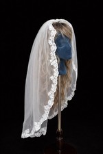 Vintage 1980s Fingertip Wedding Veil Lace Edge Mid Century Lenght 36