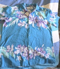 Helena  s Hawaiian Shirt MED Made in Hawaii Hibiscus Tropics Aloha VTG Camp
