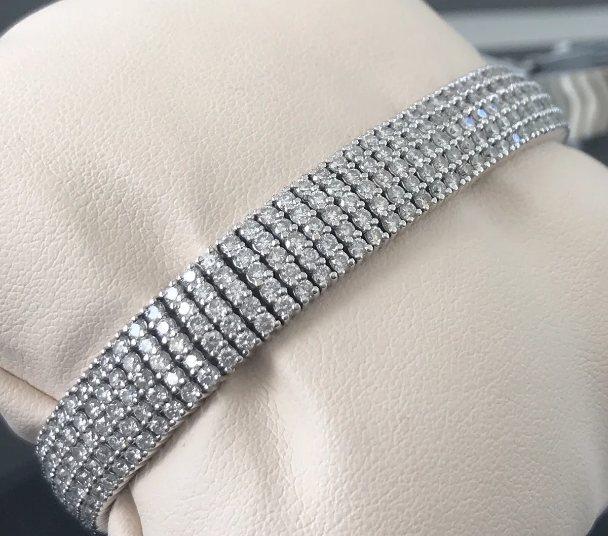 Buy Beautiful Diamond Tennis Bracelets at Klein's Jewelry - Houston