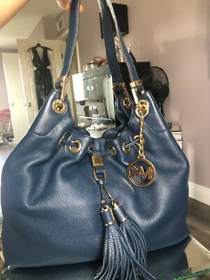 9 Clues Your Michael Kors Purse Is Real (& Spot When It Beautiful authentic Michael Kors bag main image 2