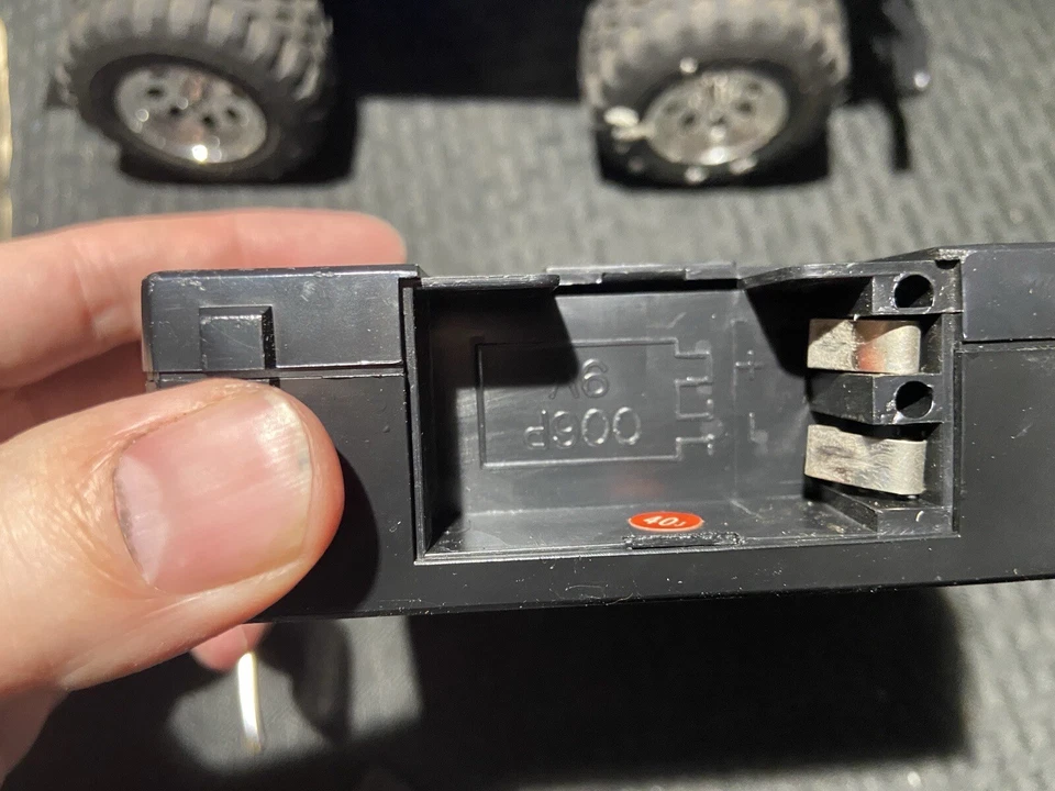 Vintage Nikko RC Truck Ford 4WD Off Roader Power Command Japanese Version 1/18 - Image 4 of 4