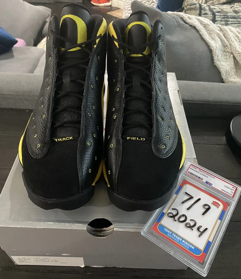 Nike Air Jordan 13 Oregon Ducks Atletismo DS Talla 12 Negro y Amarillo Foto 2 de 4