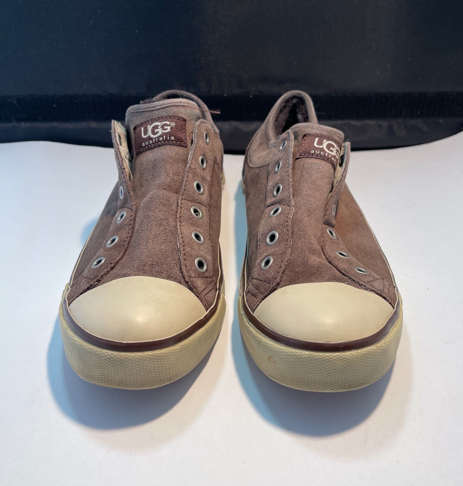 UGG Laela 3315 Womens Brown Sheepskin Lined Laceless Sneakers Size 7