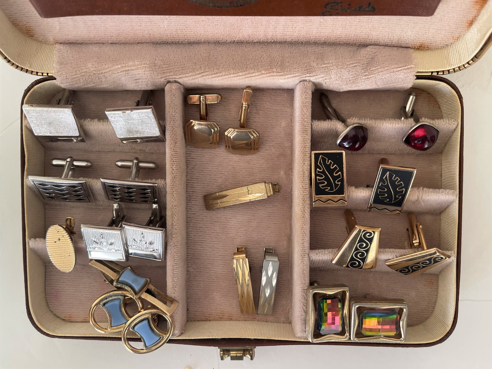 VINTAGE SHIELDS MENS BROWN LEATHER CASE JEWELRY BOX W… Gem