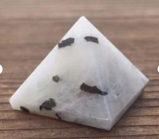 NATURAL RAINBOW MOONSTONE SMALL GEMSTONE PYRAMID 20-22mm