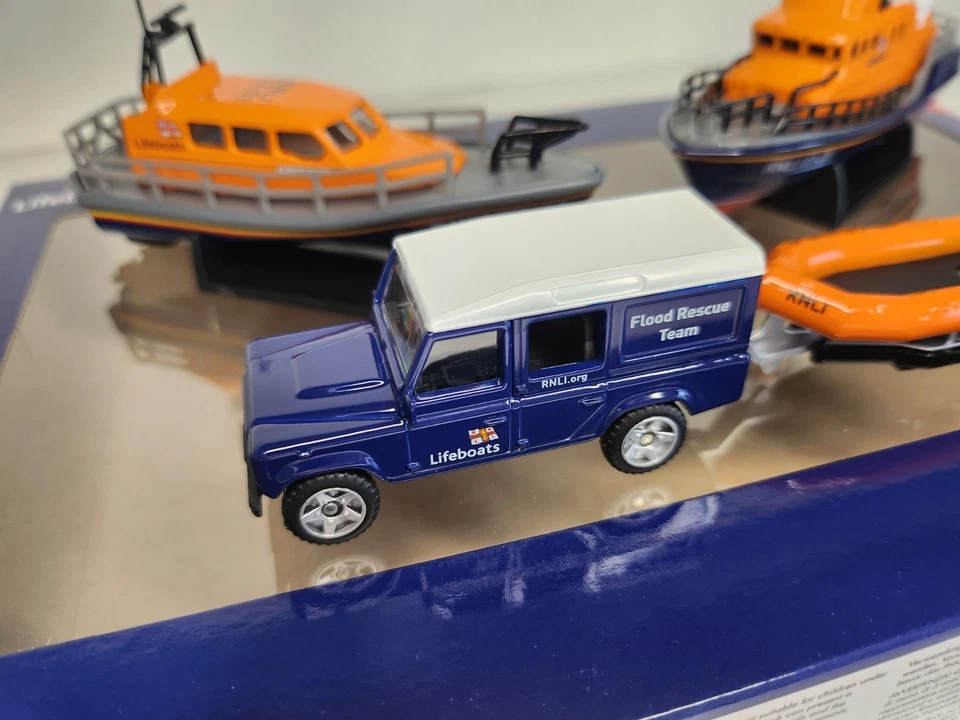 CORGI RNLI LIFEBOATS + LAND ROVER & LIFEBOAT/TRAILER Gift Set RNLI0001 - Image 2 of 4