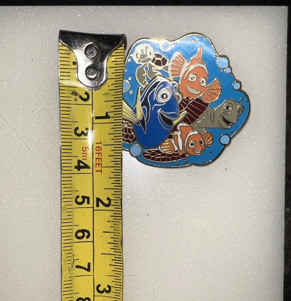 Prendedor Dory Chorro Crush Buscando a Nemo Marlin 2007 Disneyland Pixar 46481 Foto 3 de 4