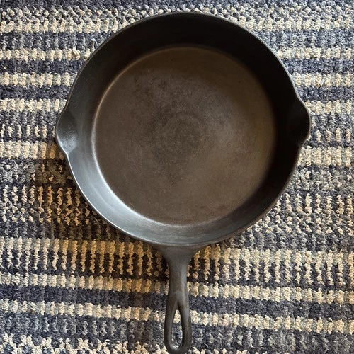 Vintage Wagner Ware Sidney -O- #9 Cast Iron Skillet Double Spouts