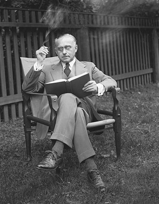 Supreme Court Justice Felix Frankfurter Reading Outside 1940 Feli- 1940 Photo