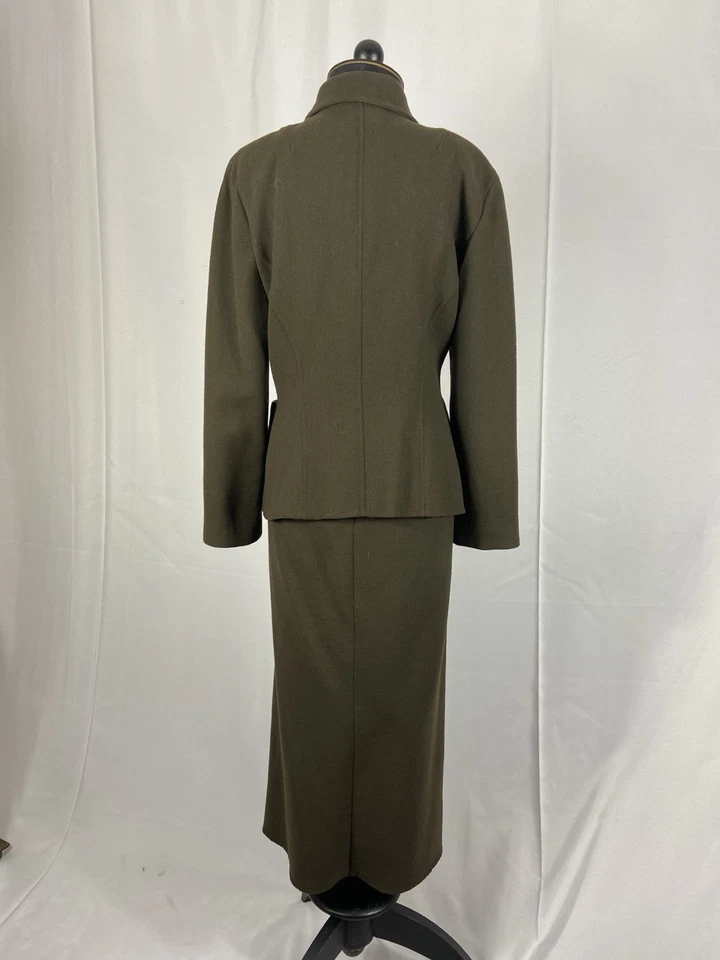 Donna Karan Size 12 Deconstructed Vintage Green 2 Piece Wool Blend Skirt Suit - Image 2 of 4