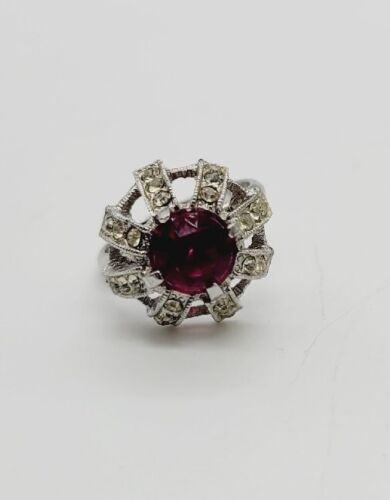 Vintage SARAH COVENTRY Ring Enchantment Red Gem Signed Adjustable - Picture 4 of 7