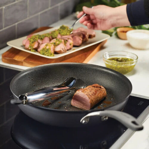NEW Circulon ScratchDefense Nonstick Induction Skillet 30.4cm 818370 - RRP $199 - Picture 2 of 7