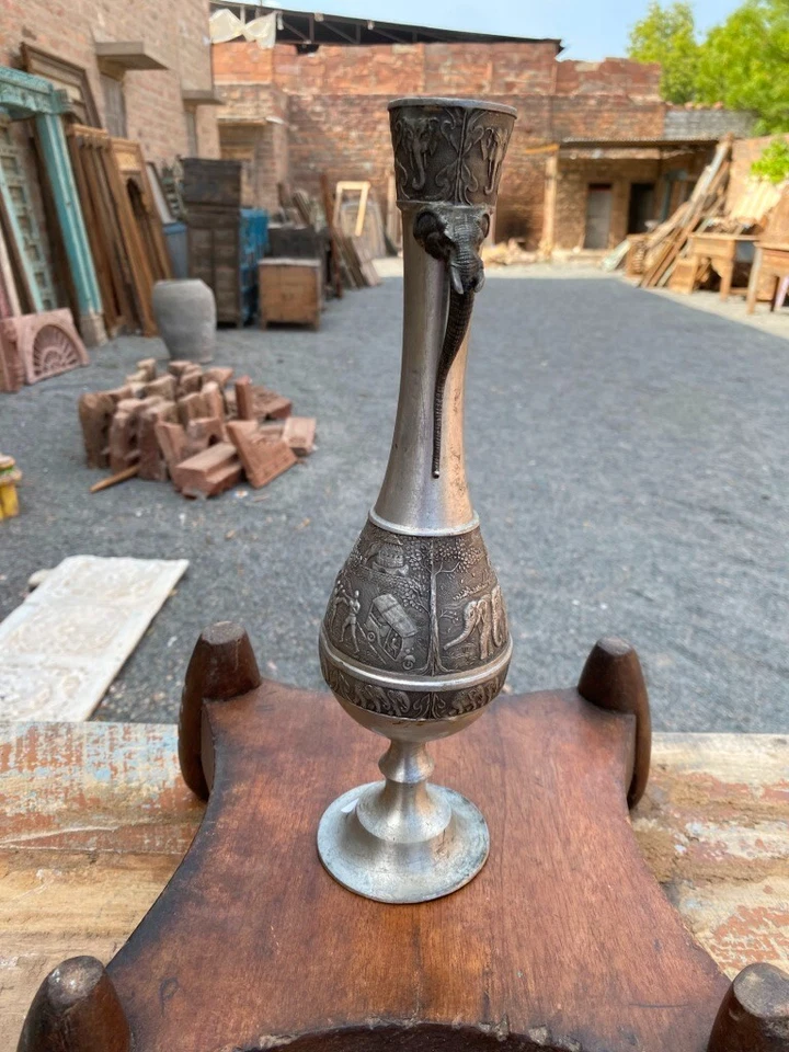 Jarrón antiguo alemán de plata grabado a mano con figura de elefante Foto 4 de 4