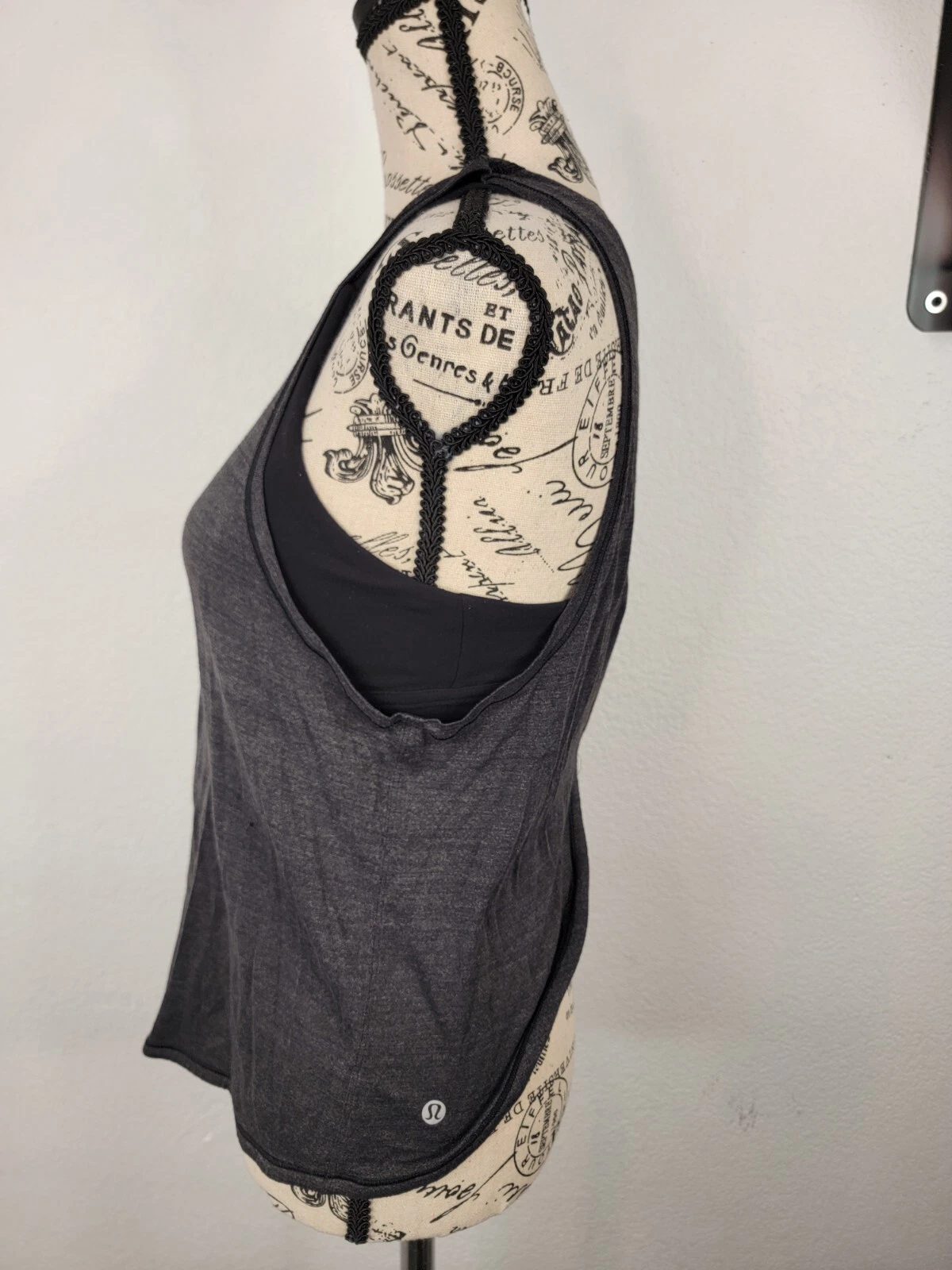 lululemon 2 in 1 twist and reach activewear sport bra shirt tank-top