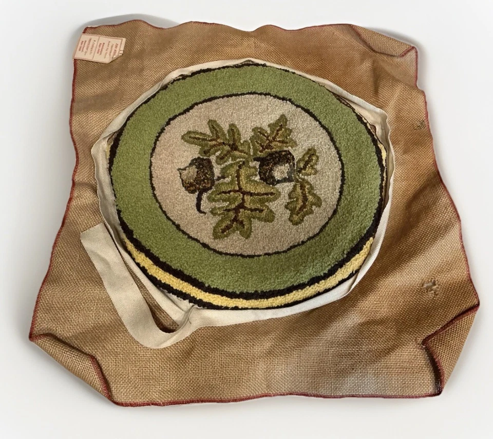 VTG Joan Moshimer Wool Hand Hooked Rug Chair Seat Acorns 15" Finished Project - Image 3 of 4